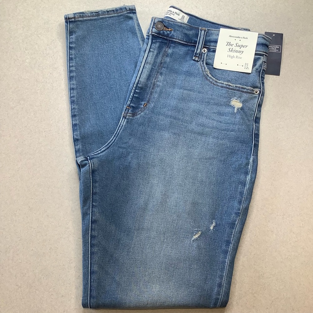A&F Super Skinny High Rise 31 Long Medium Distressed NWT